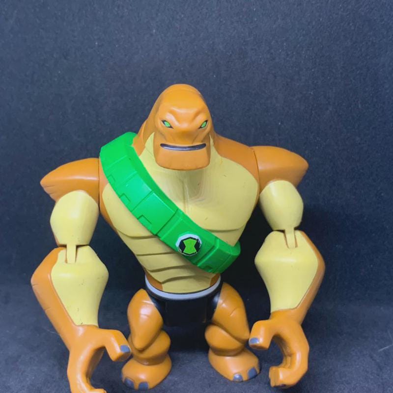 Action Figure | Humungousaur No tail | Ben 10 Omniverse