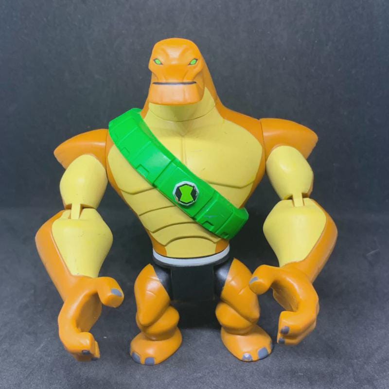 Action Figure Humungousaur 
Ben 10 Omniverse